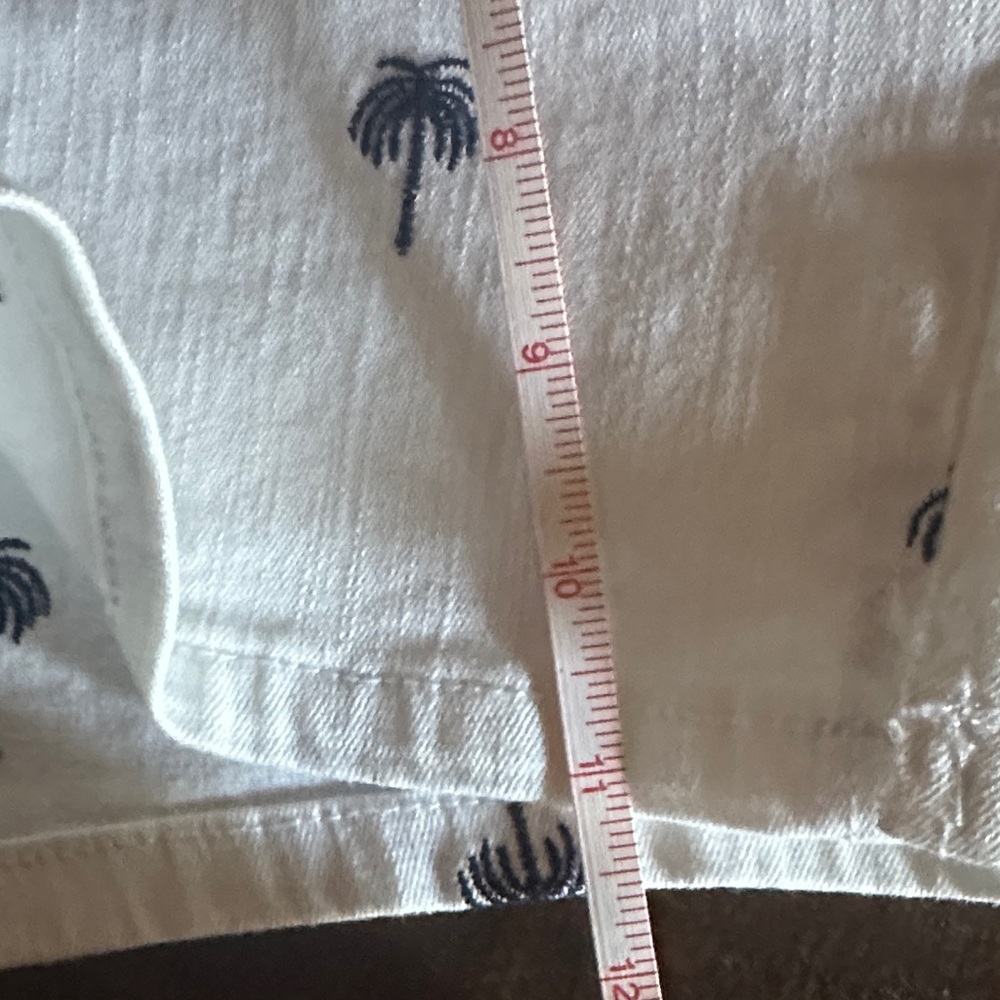 Crown & Ivy White Jean Shorts with Navy Palm Print - Picture 3 of 7